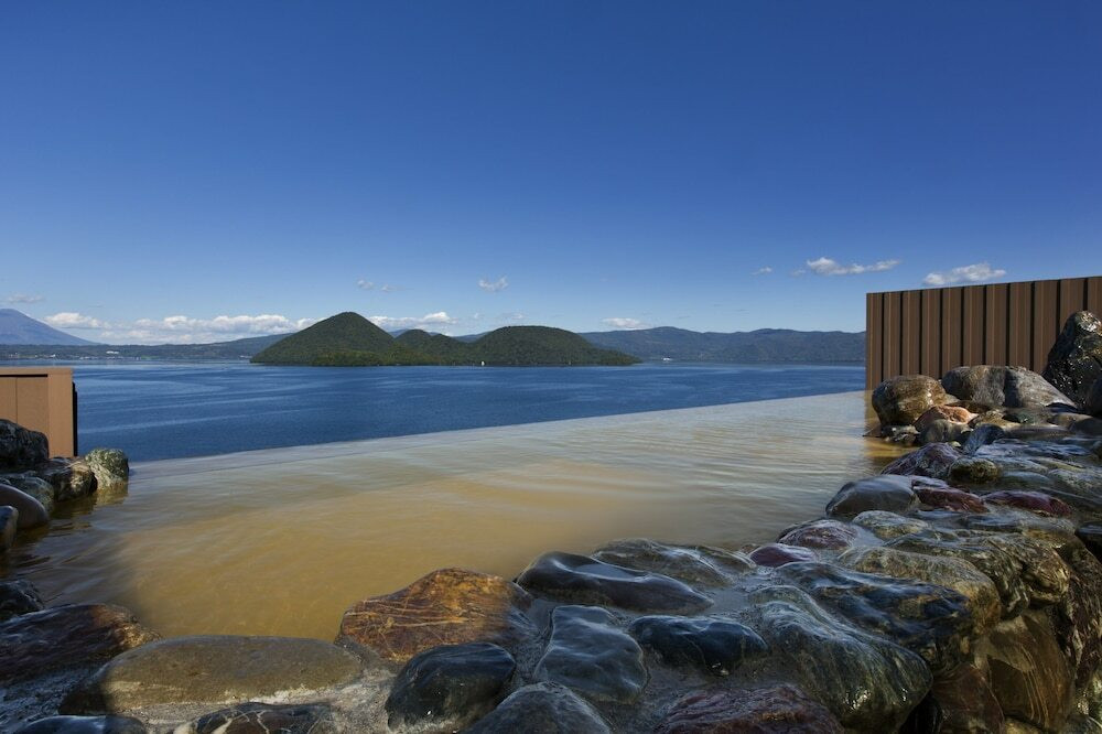 貸切風呂からは洞爺湖の絶景！客室やお風呂から花火が見られることも3385754