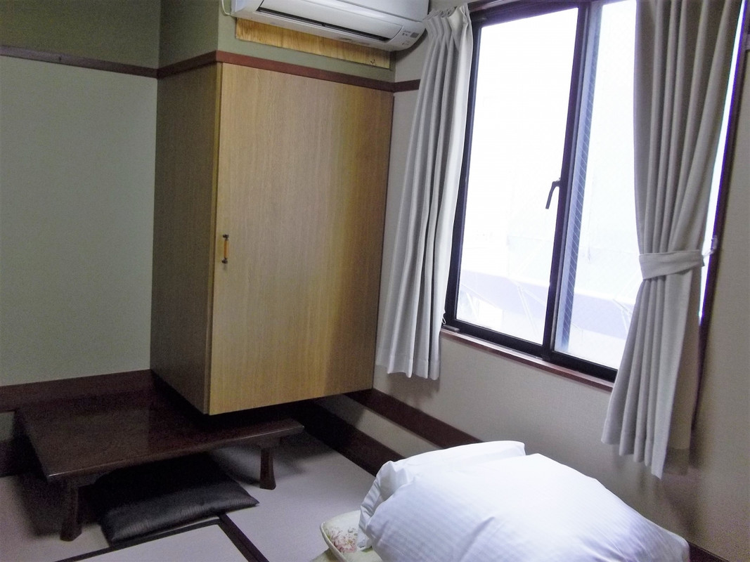 出っ張りで狭い…