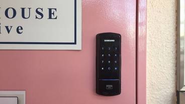 施設の入り口 / 9