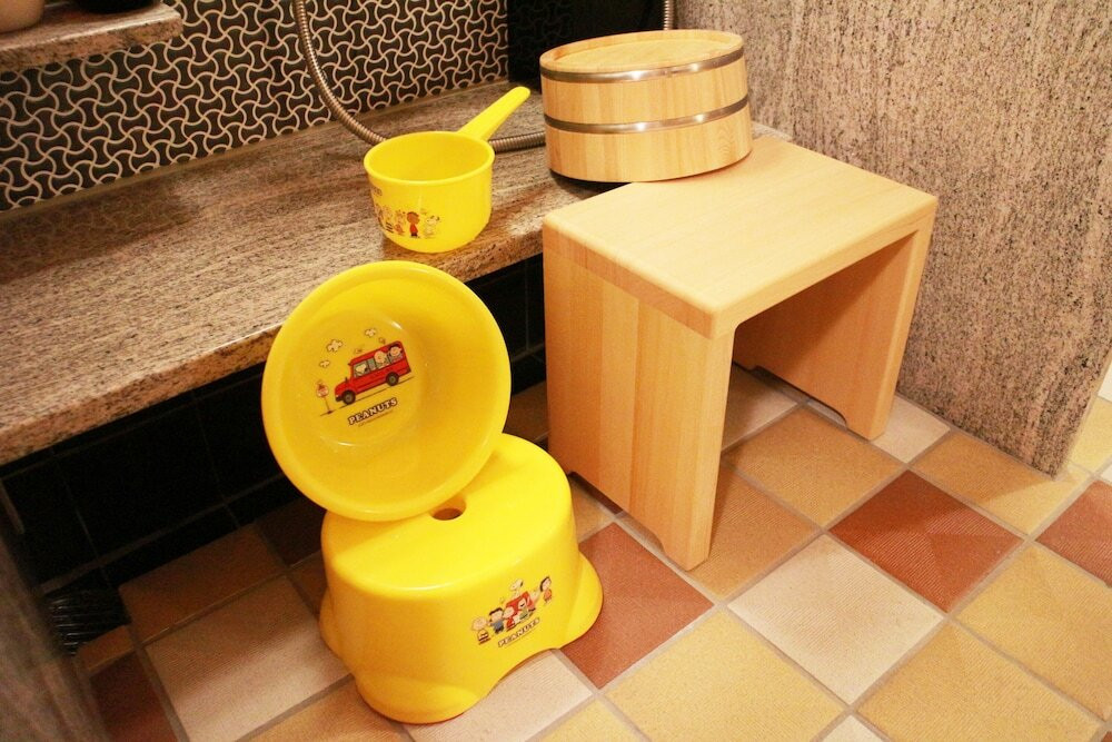 日本橋駅に徒歩約1分の好立地！畳部屋に泊まれる温泉付きの宿4773094