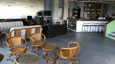 カラオケ ルーム / 3