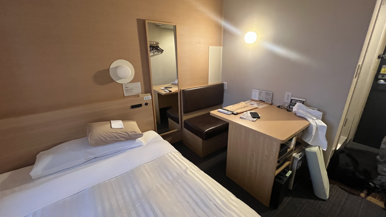 ダイニングテーブル風のデスク