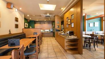 朝食スペース / 9