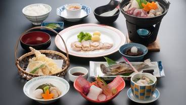 旅館のお食事処 / 25