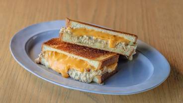 朝食 ツナメルトサンド / 4