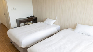 コンフォート ツインルーム ベッド (複数台) 禁煙 冷蔵庫 & 電子レンジ