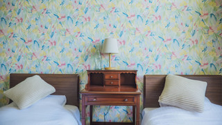 デザイン ルーム シングルベッド 2 台 パーシャルシービュー