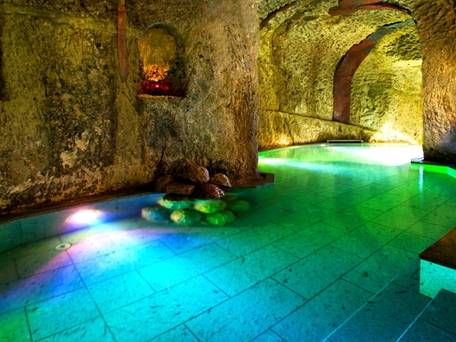 能登九十九湾 百楽荘 / 2