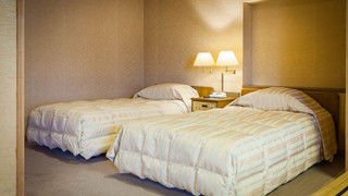 和洋室 ツインベッド+和室8畳 禁煙