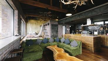 客室内のダイニングエリア / 4