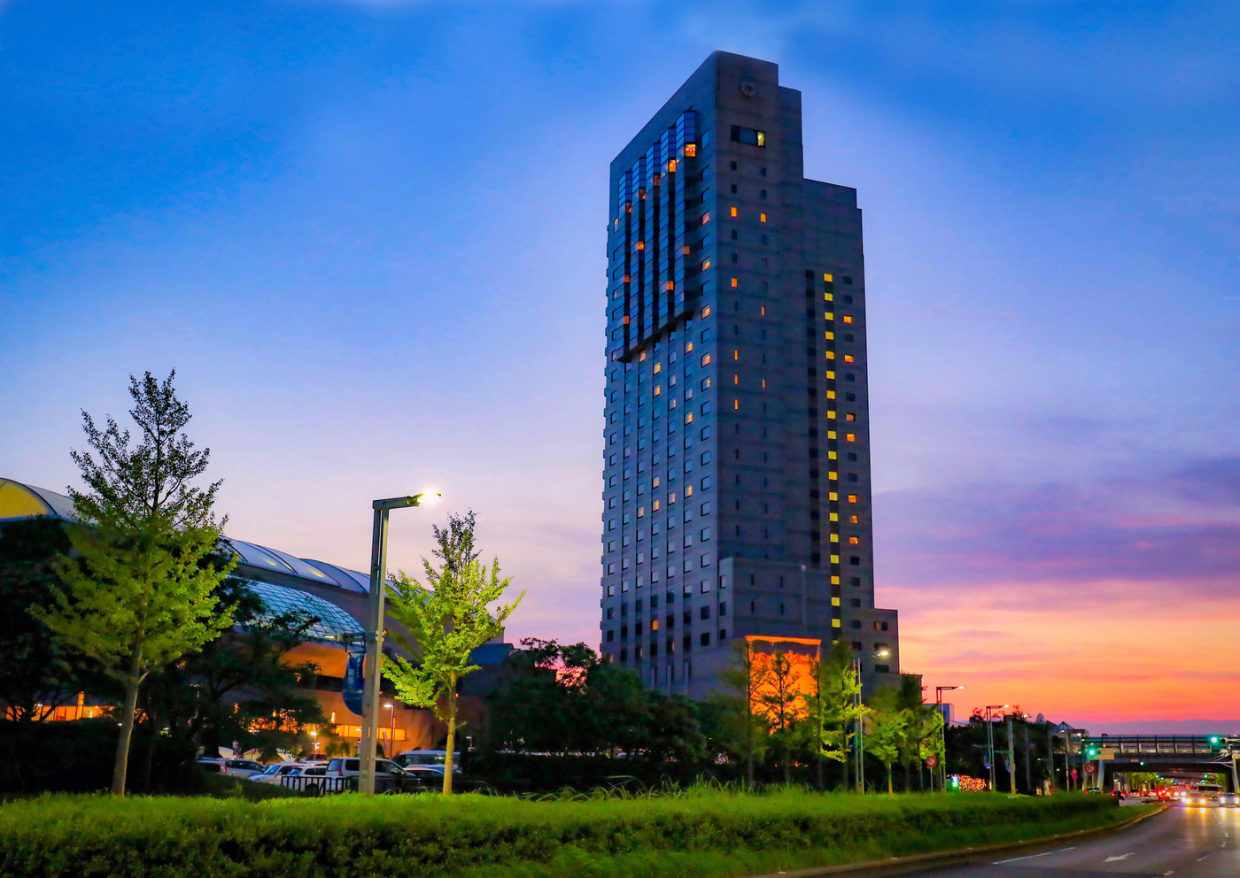 プールにアフタヌーンティー。ワンランク上の都会リゾート3414359