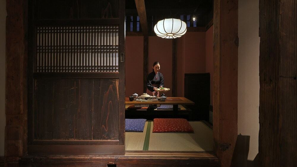 旅館のお食事処