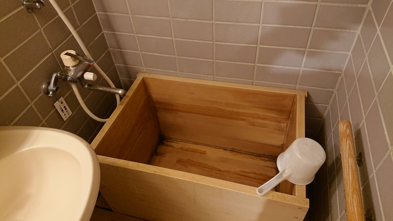 客室バスルーム（檜風呂・温泉給湯）