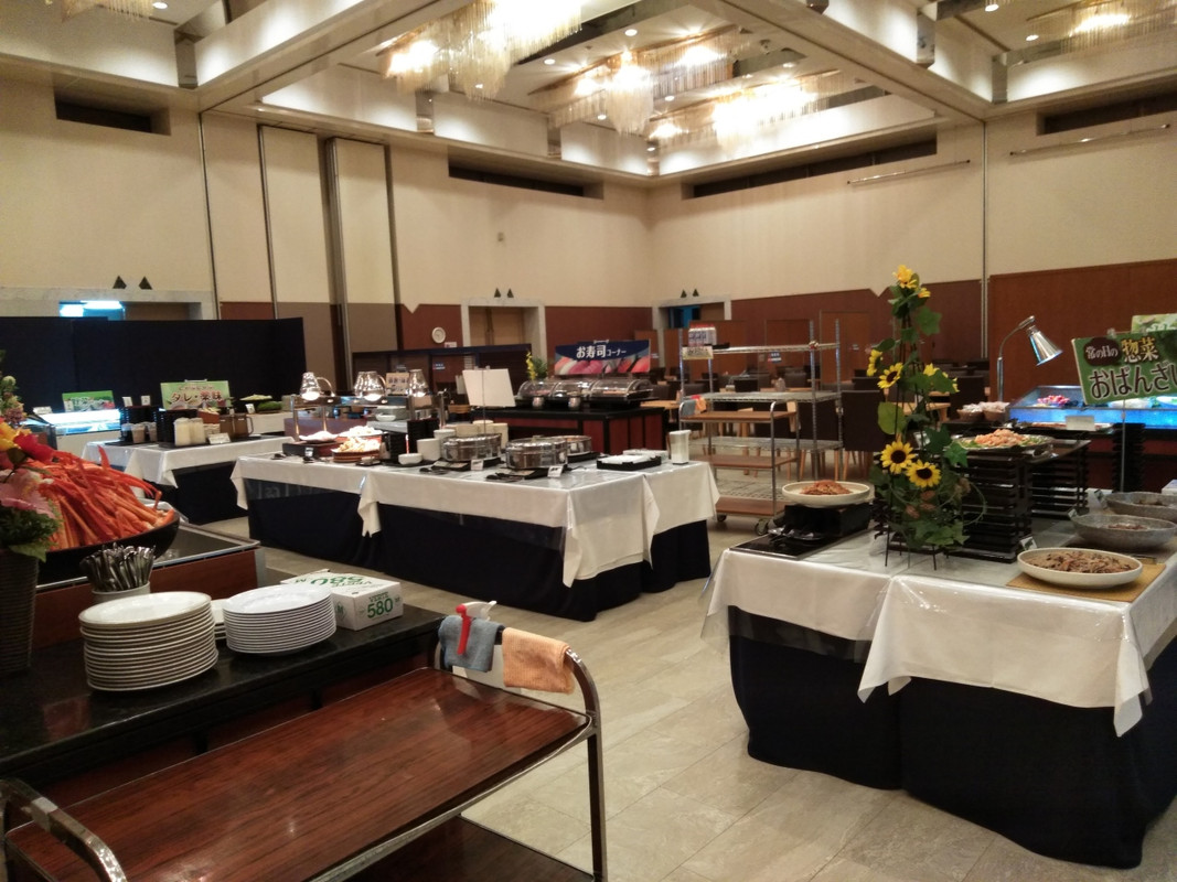 夕食バイキングの料理コーナーです。