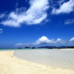 ある時間だけ現れる「幻の島」。沖縄の浜島に降り立とう