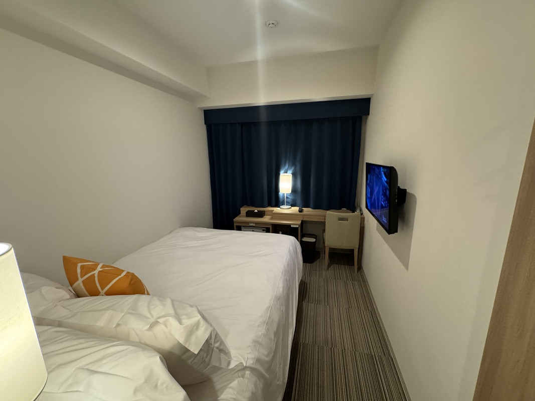 本当に狭いビジネスの部屋