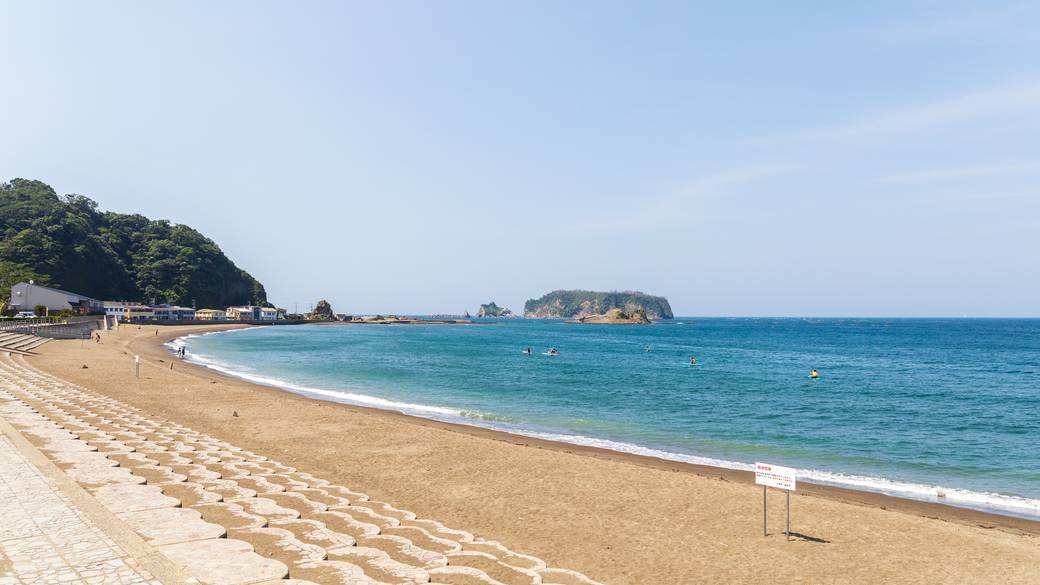 歩いてすぐの海岸で
のんびり朝の散歩 / 1