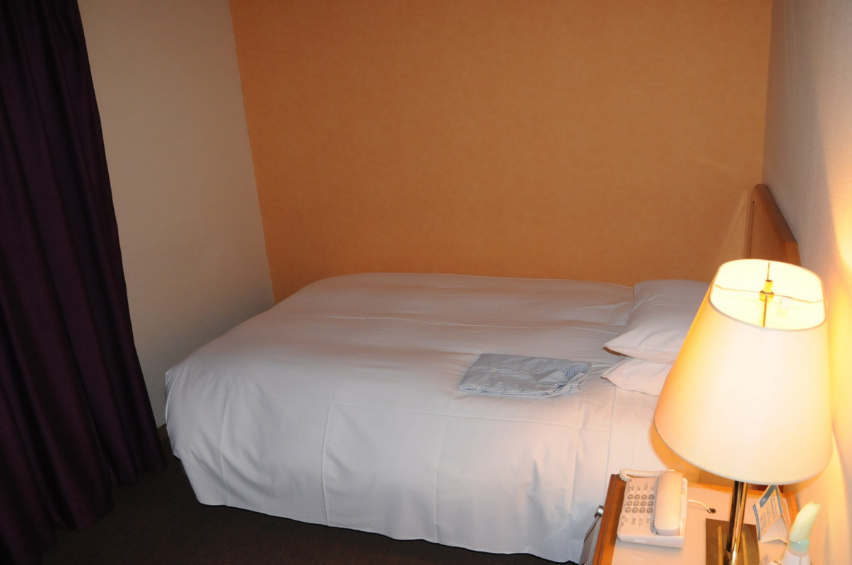 シングルルームのベッドです。