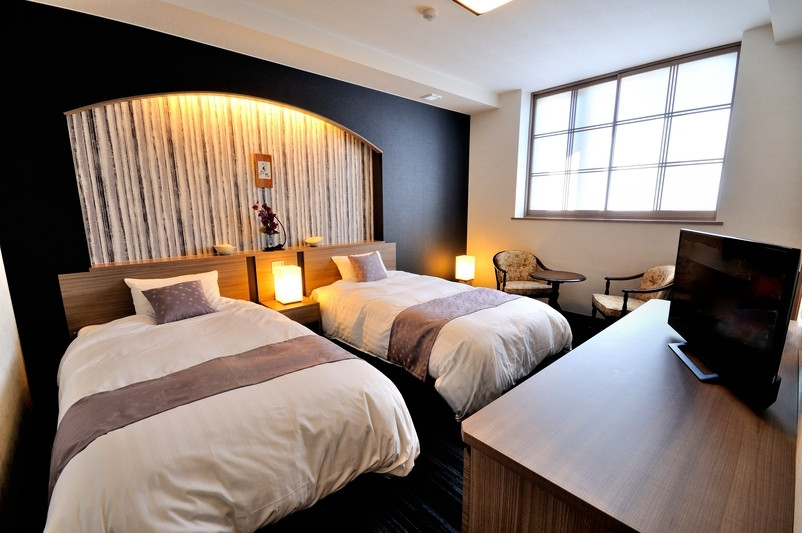 バス利用の草津ひとり旅ならここ4248148