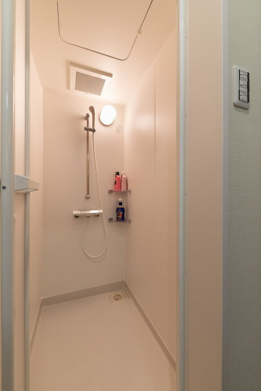 バスルームのシャワー