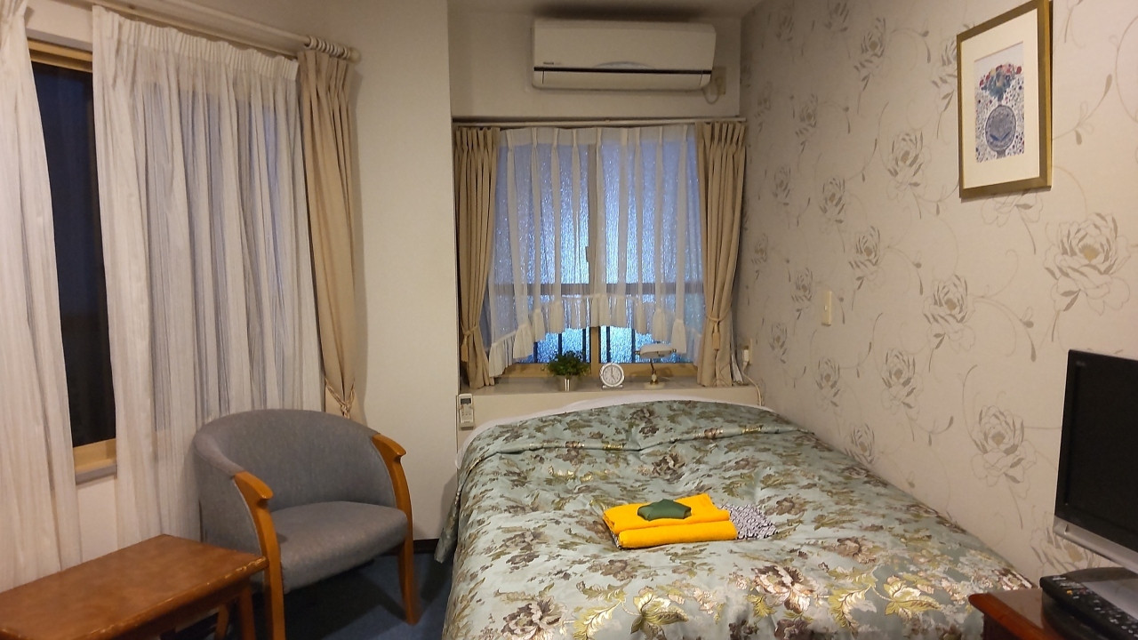 5. 一人で泊まれるお部屋が充実「ビジネスホテル おかもと」3483264