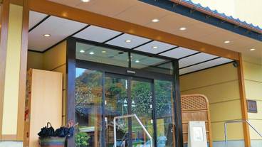 施設の入り口 / 9