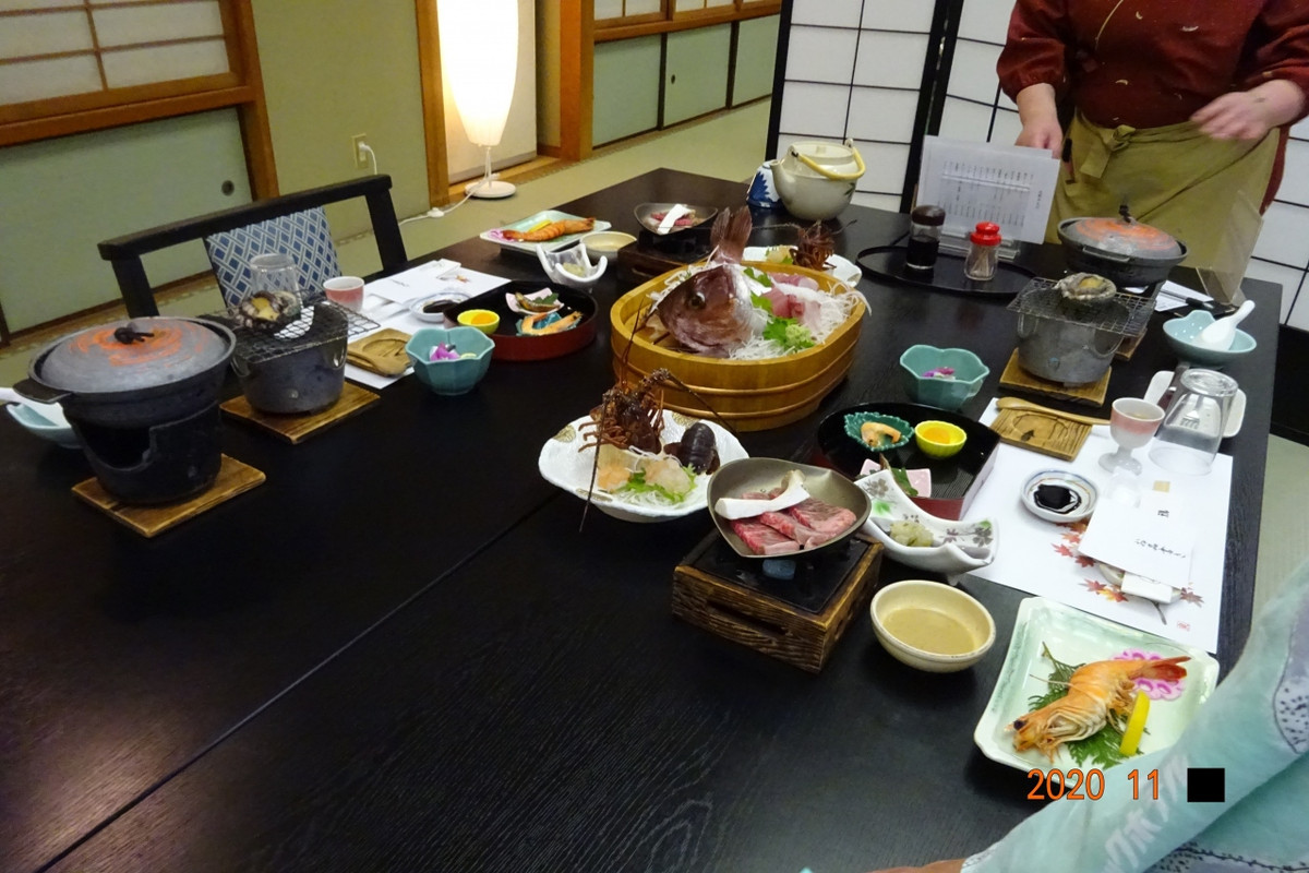 伊勢志摩を食べつくし伊勢海老＆和牛＆あわび