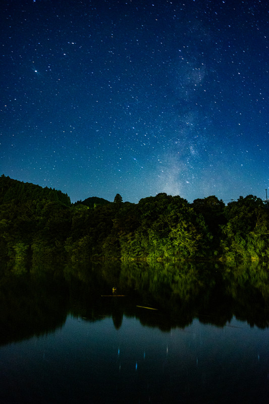 「亀山湖」周辺の星空