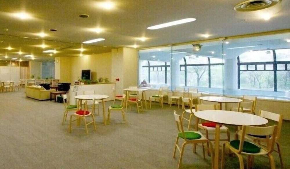 プール前ラウンジ / 2