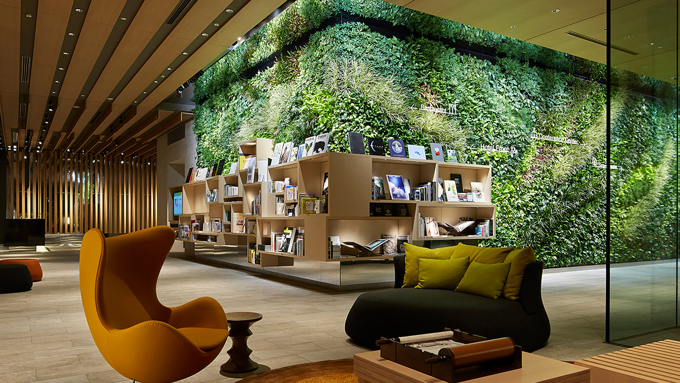 アイデアが湧き出すかも？ブックシェルフのあるラウンジ3447613