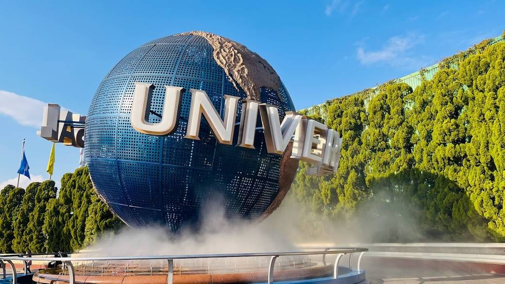 別世界の「USJ」を
とことん遊び尽くす！ / 1