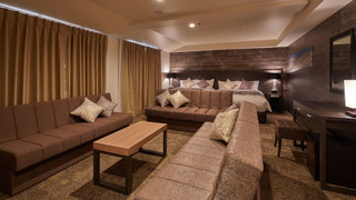 スイート 客室露天風呂付 禁煙  (エキストラソファーベッドは5名利用からのみ提供)