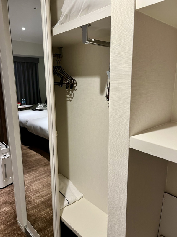 パジャマはクローゼットの中に