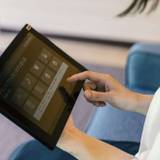 備え付けのタブレット / 4