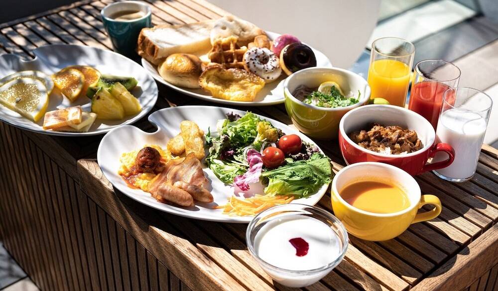 豊富なメニューで
大満足の朝食ブッフェ / 1