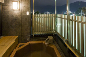 露天風呂付き客室で家族だけの時を