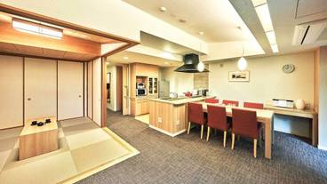 客室内のダイニングエリア / 15