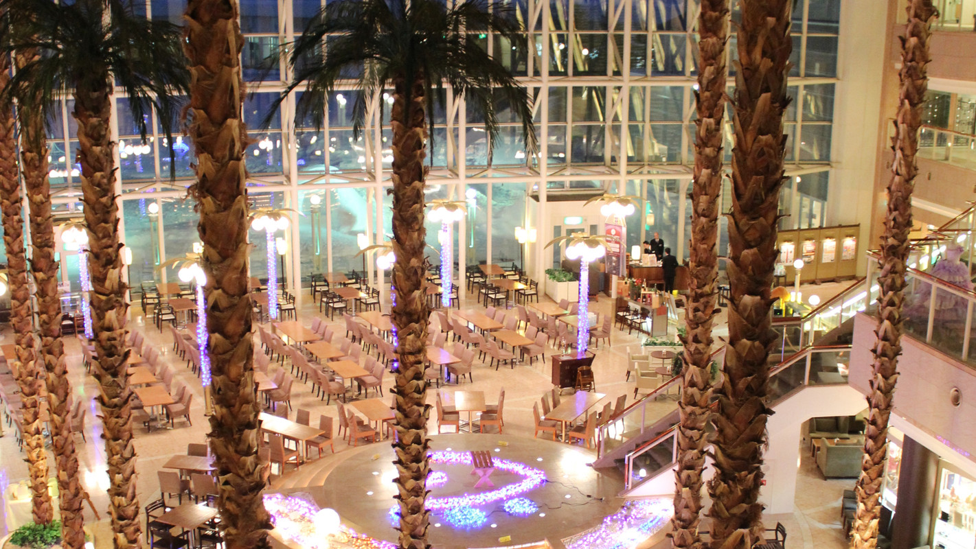 レストラン ヴィーニュ／夜