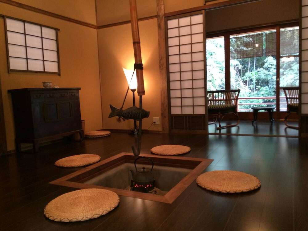 清流亭 客室の囲炉裏