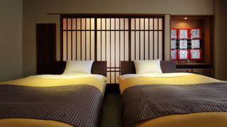 [萱] 和室10畳バリモダンツインベッド (バス付･禁煙室)