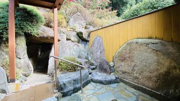 本館離れ「桜」露天風呂① / 5