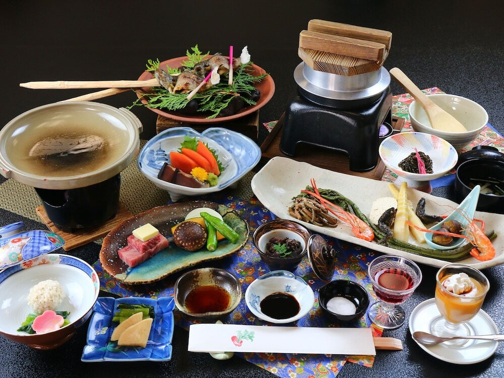 旅館のお食事処