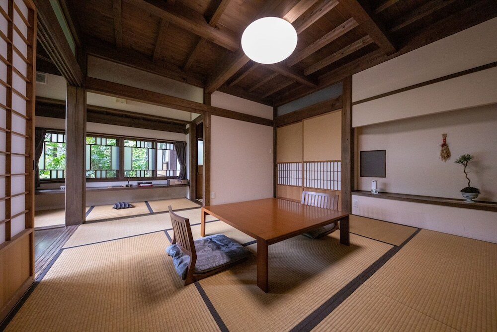 由布岳ビュー「松葉」和室メゾネット　リビング②