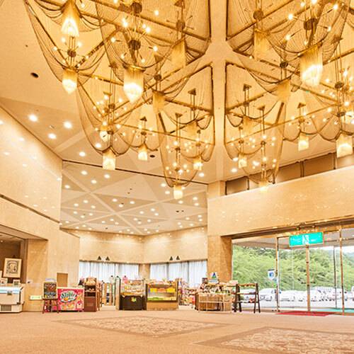 ホテル棟で
チェックイン / 2