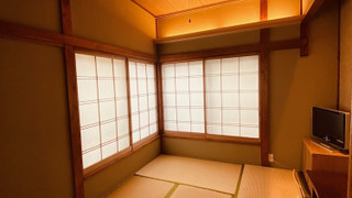 和室 ツインルーム 共用バスルーム 禁煙