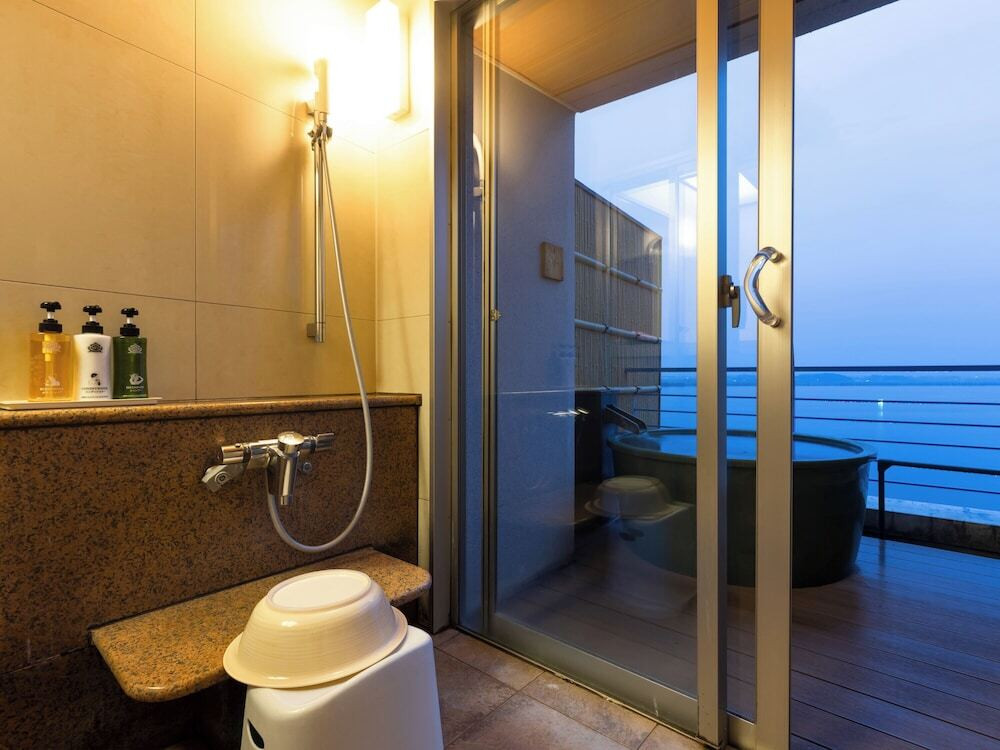 バスルームのシャワー