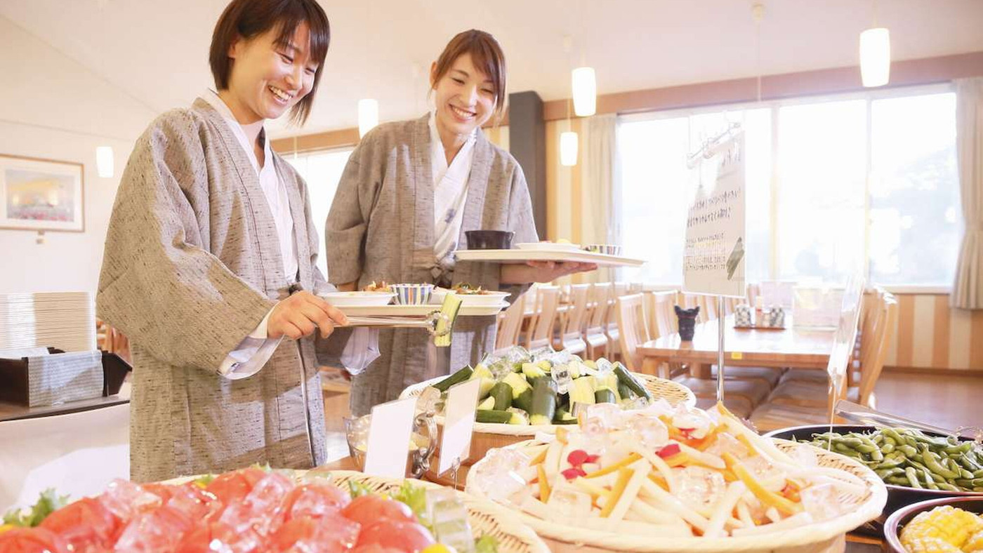温泉に岩盤浴、美容と健康を考えたご馳走で、女子力アップ！3527971