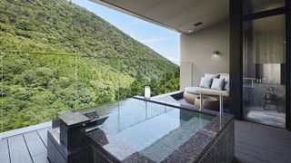 1泊2食「ラグジュアリー Bタイプ 禁煙」 夕食スタンダードコース (19:00または19:30開始)