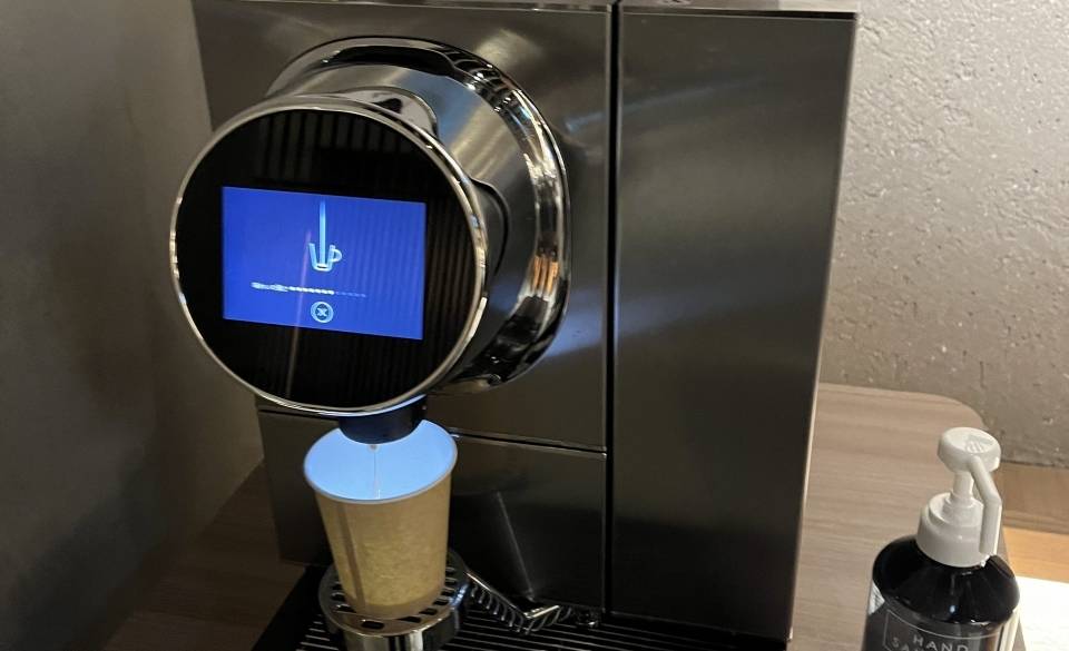 シックなフロントで
チェックイン / 3