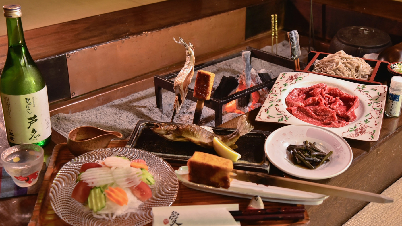 囲炉裏スタイルのお食事が"2人の特別"を演出4007822